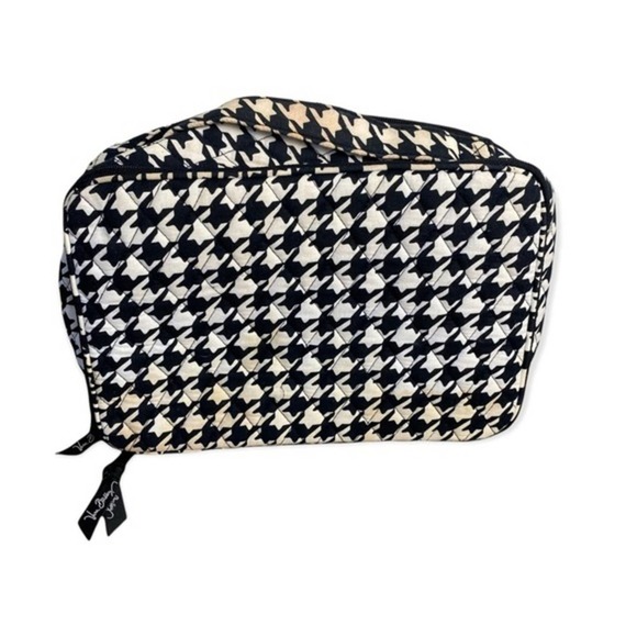 Vera Bradley Handbags - Vera Bradley Make-Up Bag